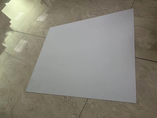 صفحه CTP بدون شستشو و بدون پردازش با رنگ سفید مایل به خاکستری و حداکثر عرض ۱۰۳۰ میلی‌متر برای چاپ بدون مواد شیمیایی